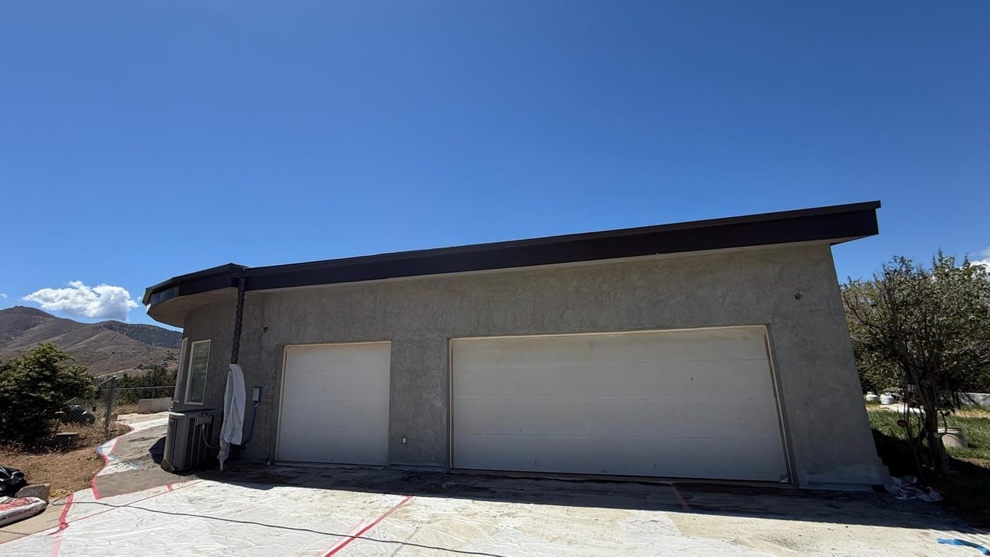 Detached garage and ADU construction with modern flat roofline in Westlake Village